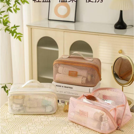 5595Cosmetic & Toiletry Bags