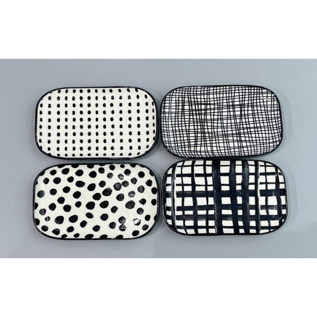 plate 15 cm black and white
