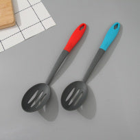 A nylon strainer without a stick (Edo