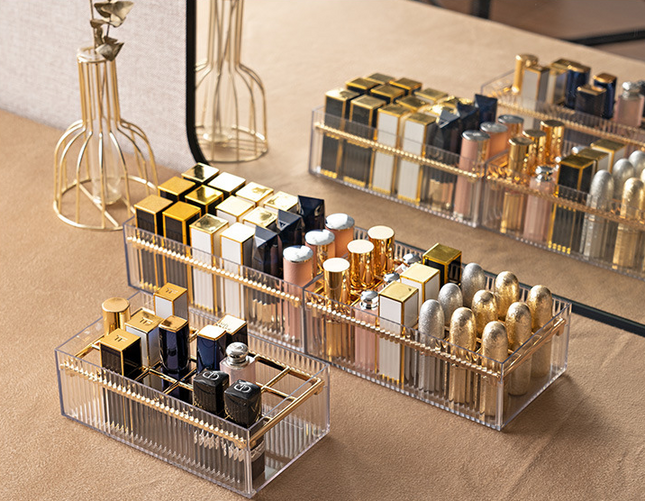 A Designed Cosmetic Box 18.2