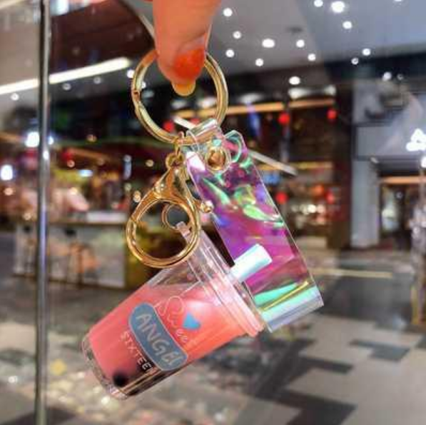 מחזיק מפתחות בצורת גביע